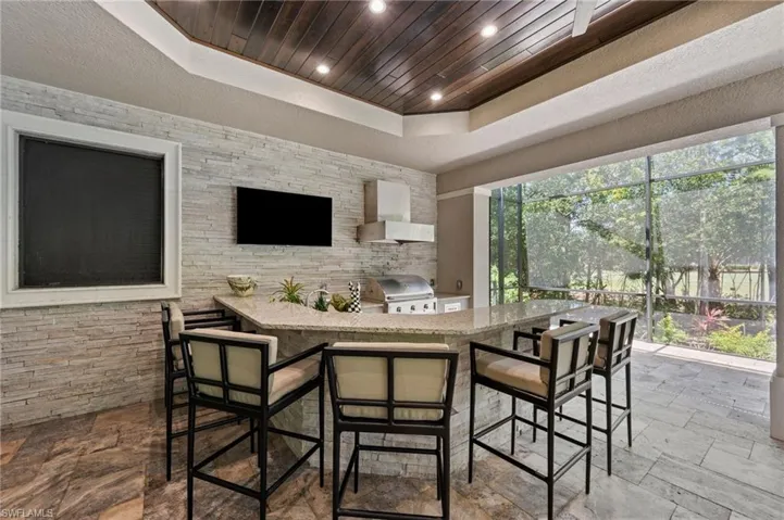 6641 Edgecumbe Dr, Naples, Florida 34119