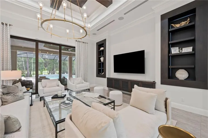 6641 Edgecumbe Dr, Naples, Florida 34119