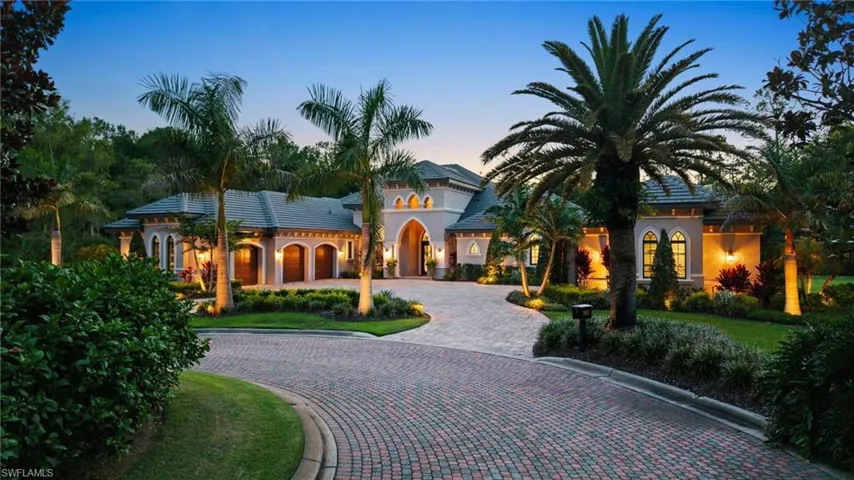 6641 Edgecumbe Dr, Naples, Florida 34119