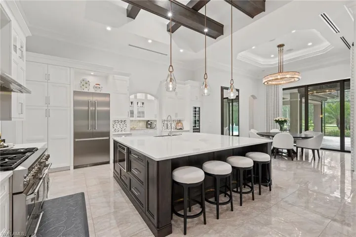 6641 Edgecumbe Dr, Naples, Florida 34119