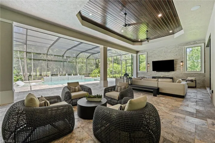 6641 Edgecumbe Dr, Naples, Florida 34119
