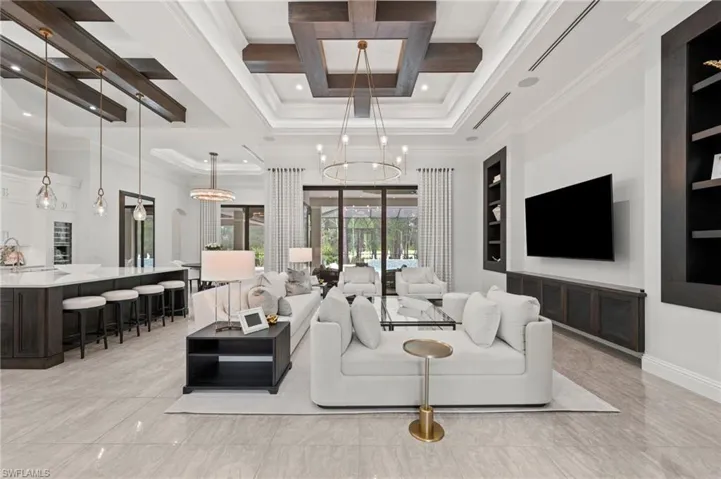 6641 Edgecumbe Dr, Naples, Florida 34119