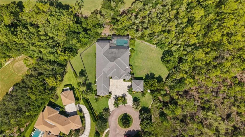 6641 Edgecumbe Dr, Naples, Florida 34119