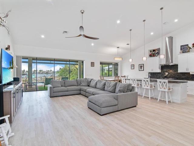 199 Cays DR, NAPLES FL 34114