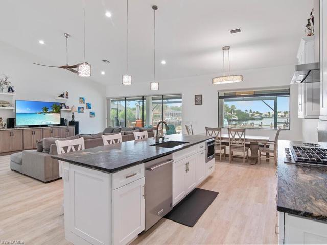 199 Cays DR, NAPLES FL 34114