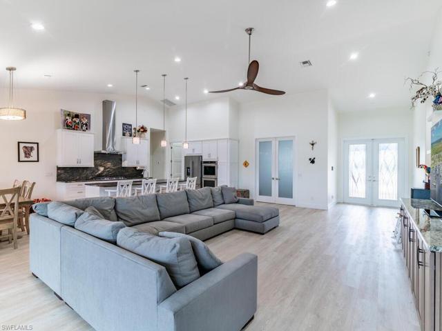199 Cays DR, NAPLES FL 34114