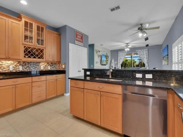 Kitchen w/ Butler Area