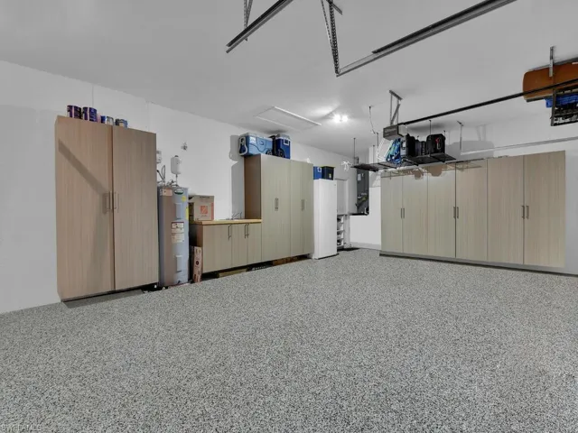 3-Car Garage w/ Storage Racks & Epoxy Floor