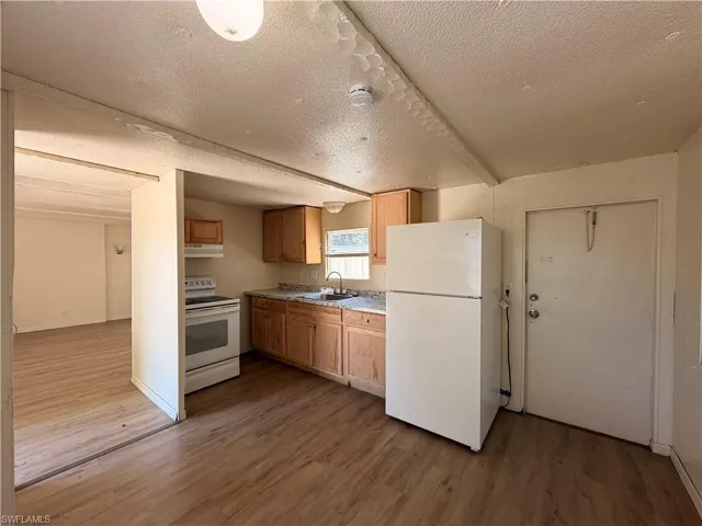 8205  Suncoast  DR, North Fort Myers, FL 33917