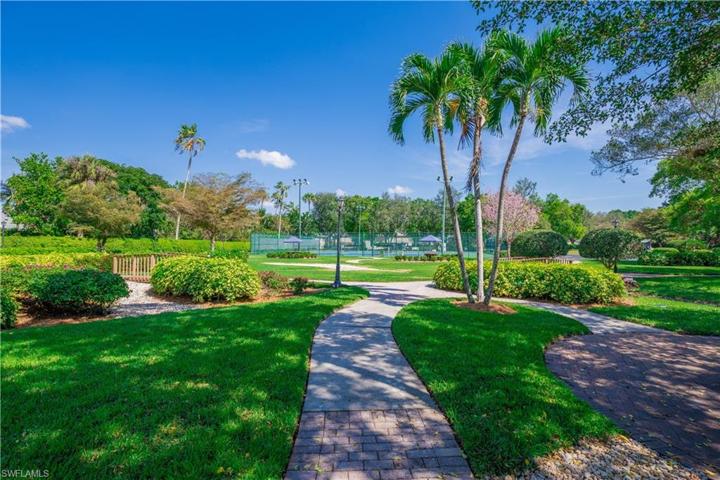 6648  Tannin  LN, NAPLES, FL 34109