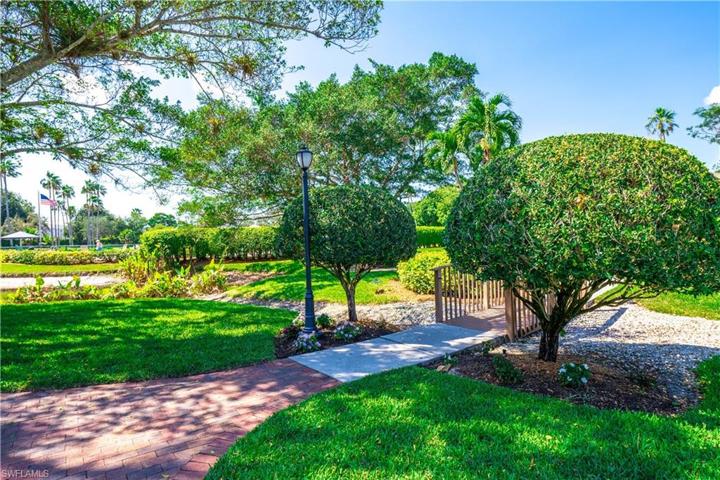 6648  Tannin  LN, NAPLES, FL 34109