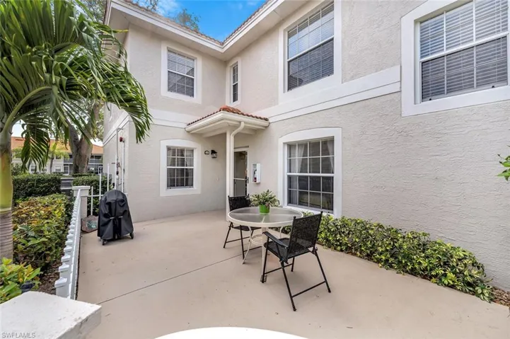 Private Courtyard - Grilling Allowed!