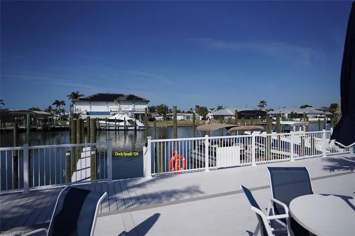 Seating area to dock