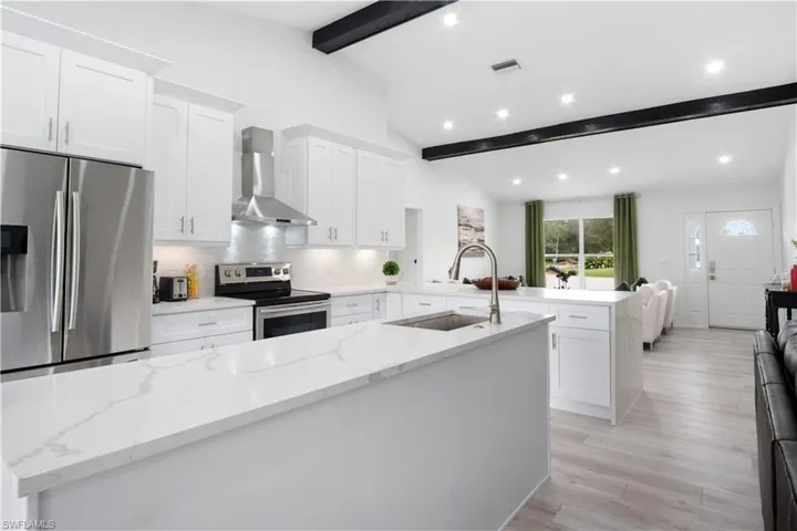 1719  Camelia  LN, Naples, FL 34105