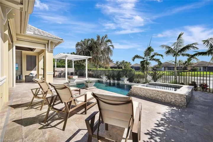 3208 Kumamoto Ln, Naples, Florida 34114