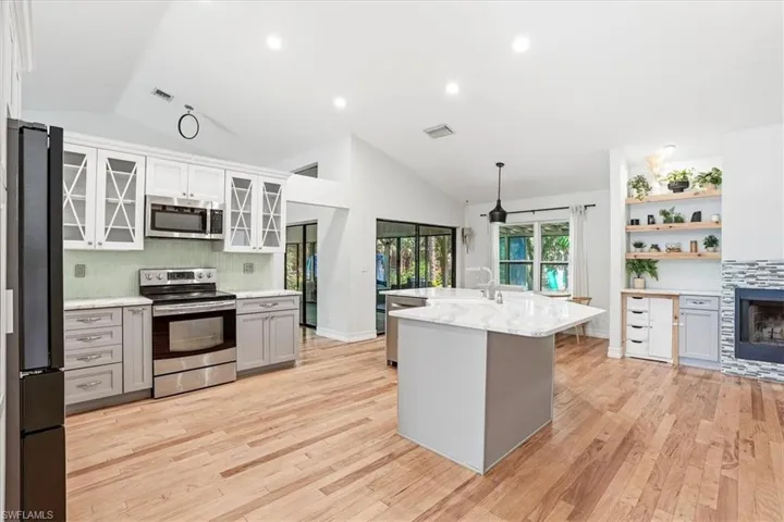 5991 Golden Oaks Ln, Naples, Florida 34119