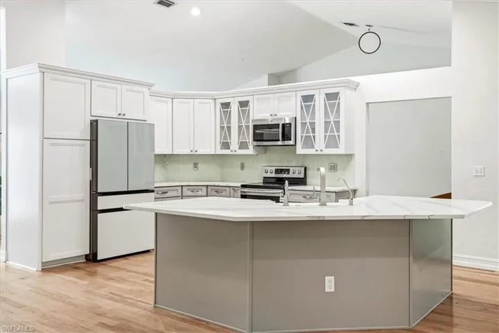 5991 Golden Oaks Ln, Naples, Florida 34119