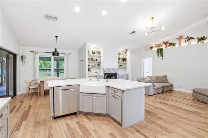 5991 Golden Oaks Ln, Naples, Florida 34119