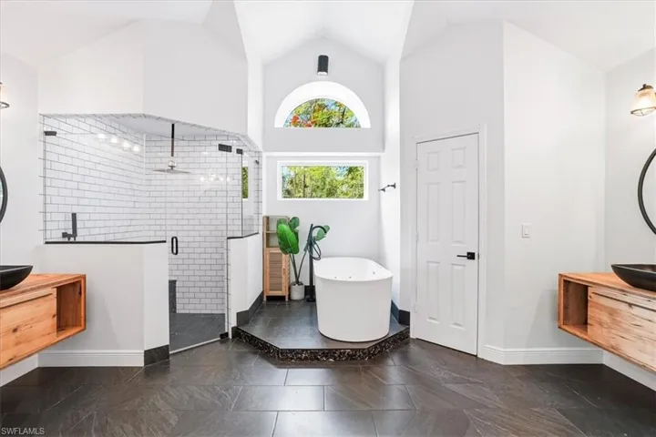 5991 Golden Oaks Ln, Naples, Florida 34119