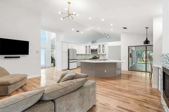 5991 Golden Oaks Ln, Naples, Florida 34119