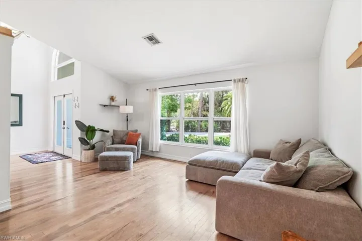 5991 Golden Oaks Ln, Naples, Florida 34119