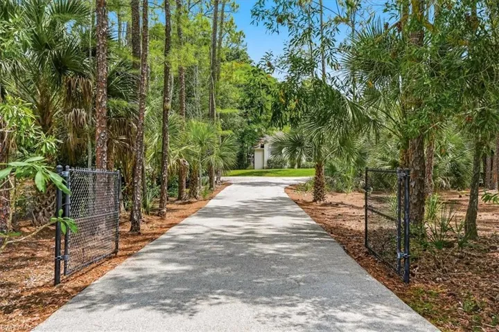 5991 Golden Oaks Ln, Naples, Florida 34119