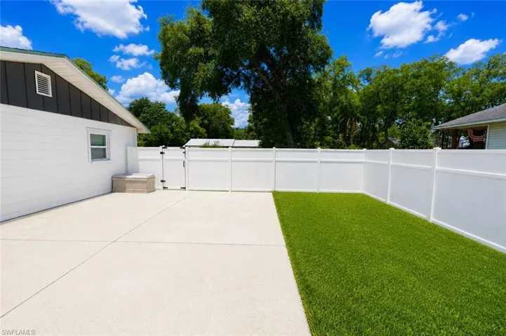 655 Pointview Rd, Keystone Heights, Florida 32656