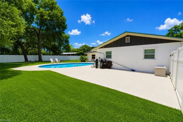655 Pointview Rd, Keystone Heights, Florida 32656
