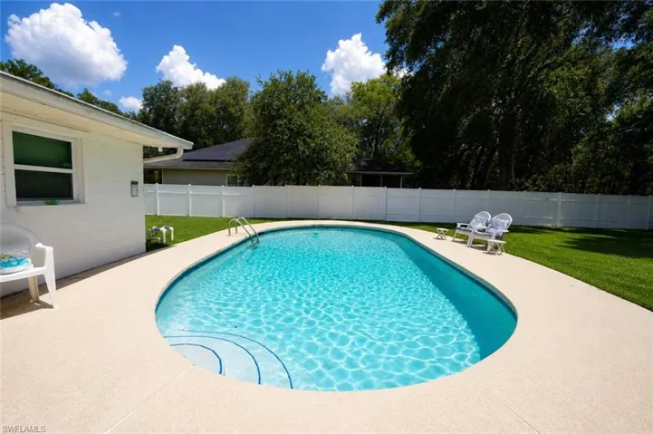 655 Pointview Rd, Keystone Heights, Florida 32656