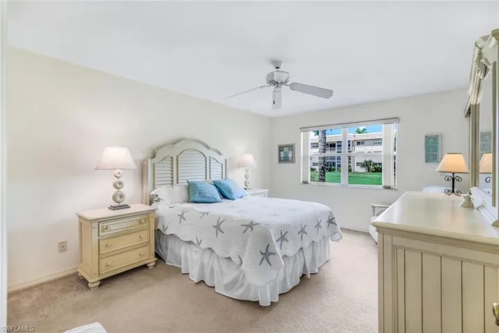 576  Woodshire  LN, Naples, FL 34105