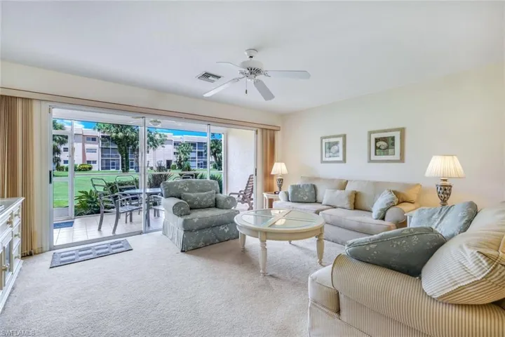 576  Woodshire  LN, Naples, FL 34105
