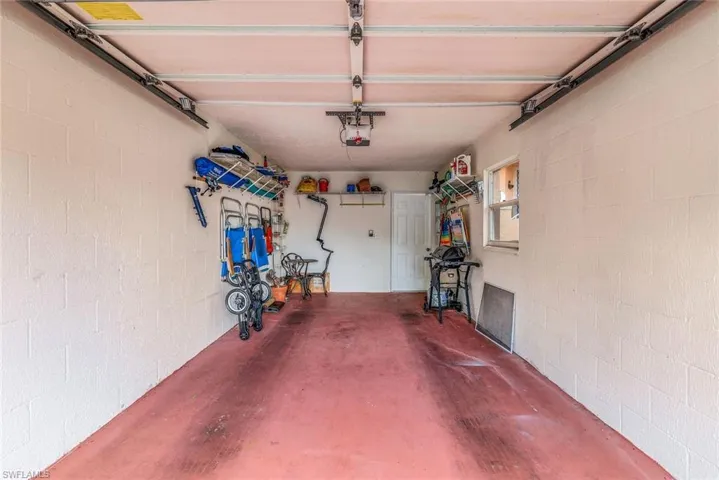 576  Woodshire  LN, Naples, FL 34105