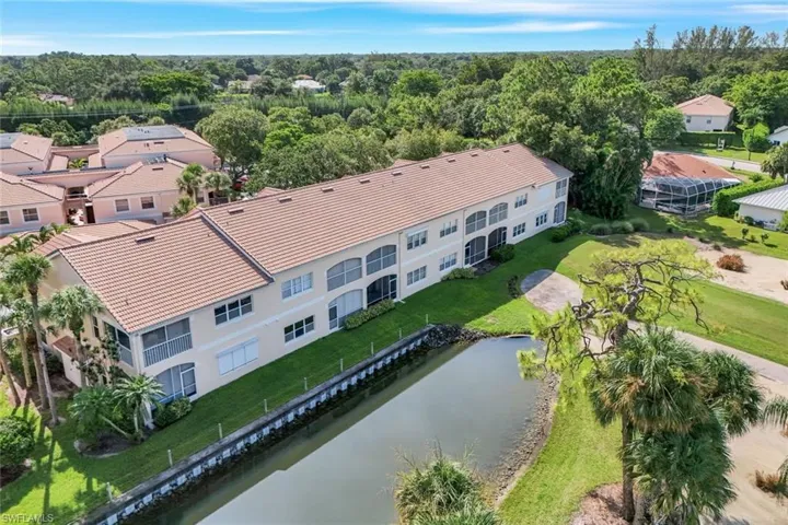 576  Woodshire  LN, Naples, FL 34105