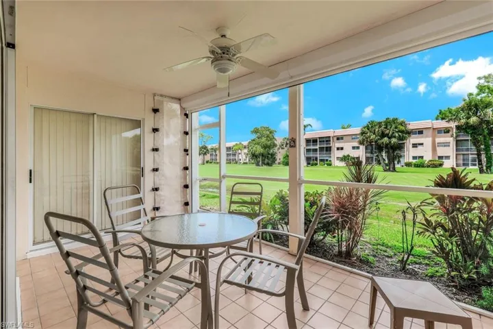 576  Woodshire  LN, Naples, FL 34105