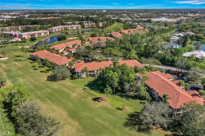 576  Woodshire  LN, Naples, FL 34105