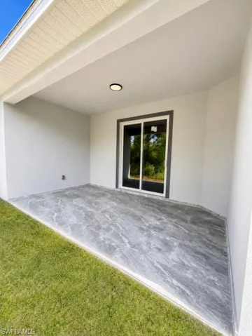 302 Stonybrook Ave, Lehigh Acres, Florida 33972