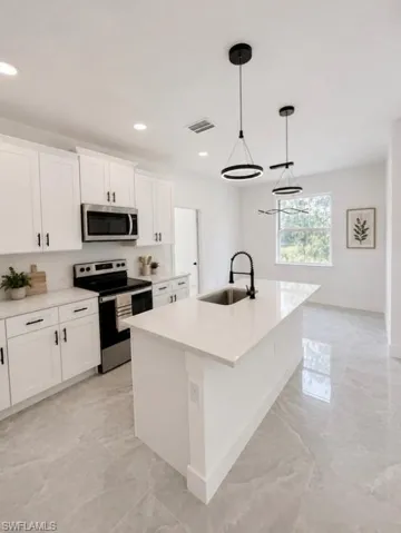 302 Stonybrook Ave, Lehigh Acres, Florida 33972