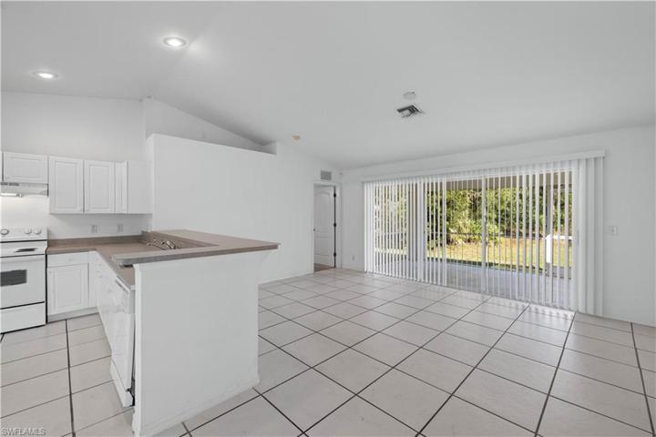 709  Bennington  DR, LEHIGH ACRES, FL 33974