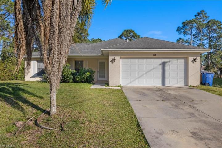 709  Bennington  DR, LEHIGH ACRES, FL 33974