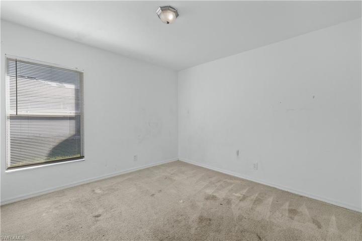 709  Bennington  DR, LEHIGH ACRES, FL 33974