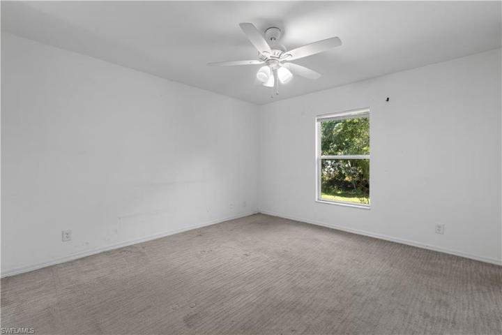 709  Bennington  DR, LEHIGH ACRES, FL 33974