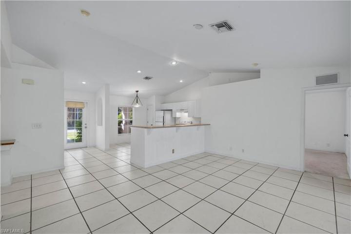 709  Bennington  DR, LEHIGH ACRES, FL 33974