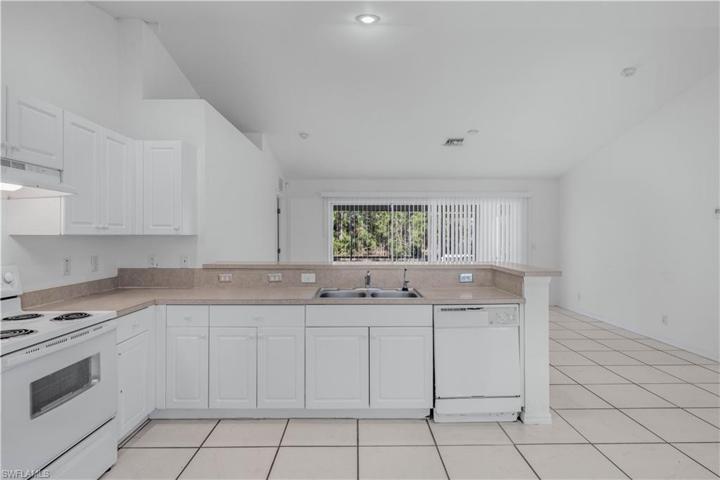 709  Bennington  DR, LEHIGH ACRES, FL 33974