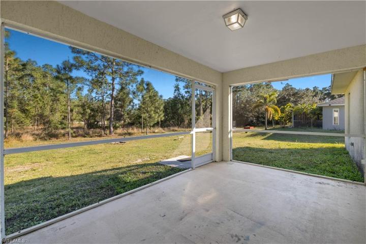 709  Bennington  DR, LEHIGH ACRES, FL 33974