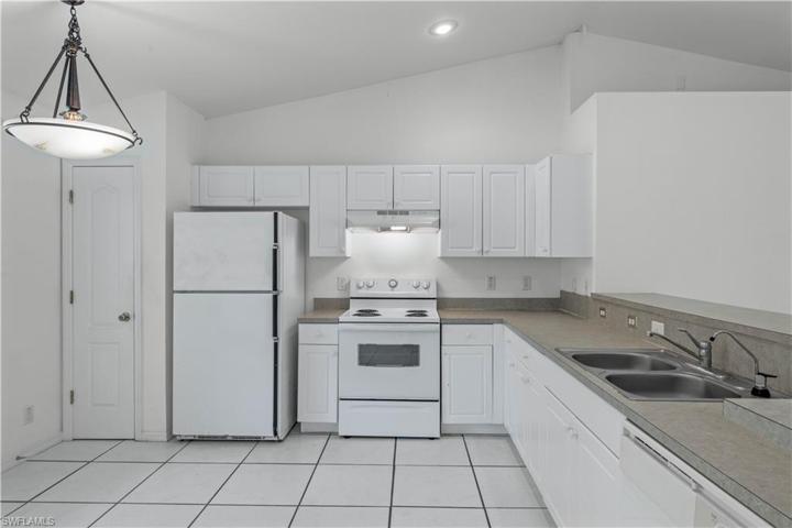 709  Bennington  DR, LEHIGH ACRES, FL 33974