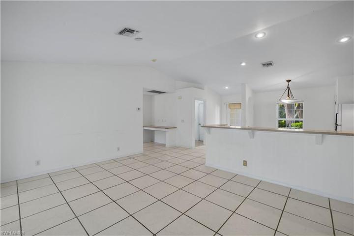 709  Bennington  DR, LEHIGH ACRES, FL 33974