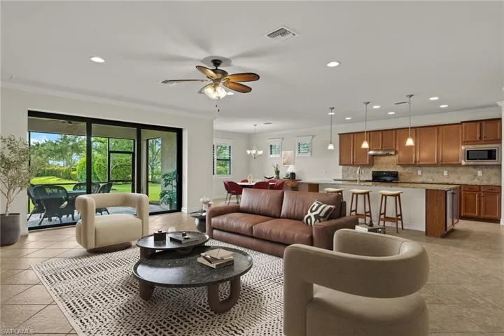 11897  Dixon  DR, Fort Myers, FL 33913