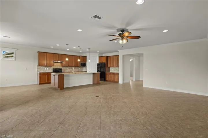 11897  Dixon  DR, Fort Myers, FL 33913