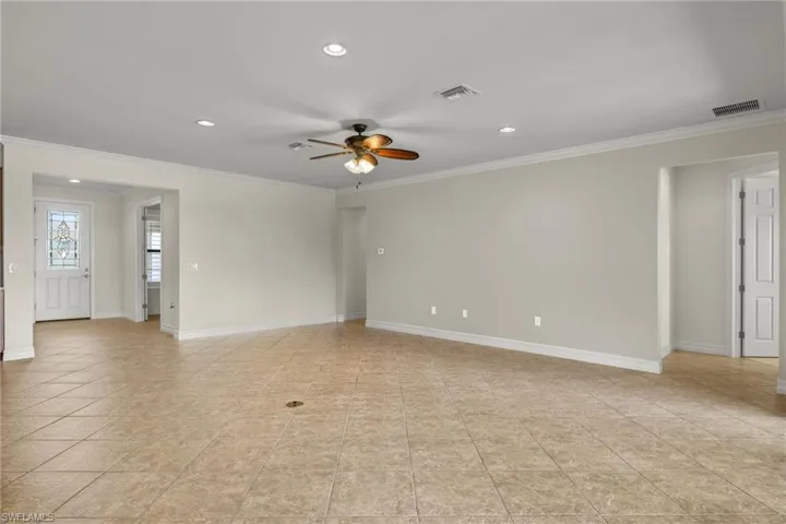 11897  Dixon  DR, Fort Myers, FL 33913