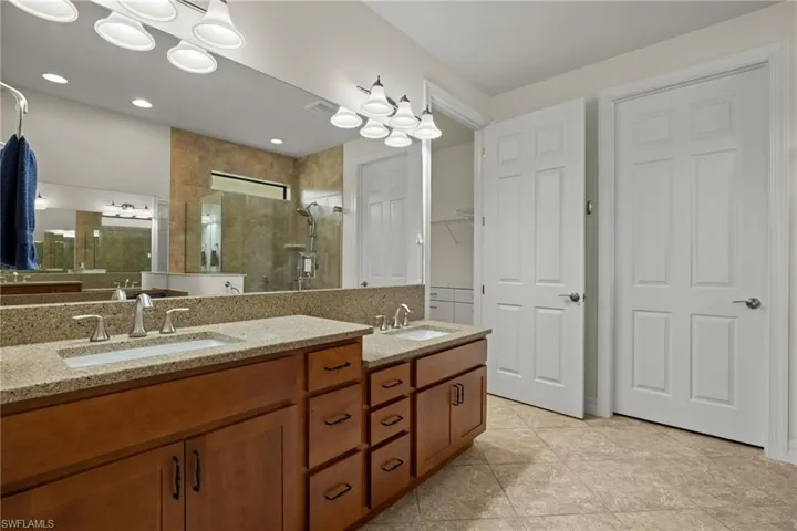 11897  Dixon  DR, Fort Myers, FL 33913